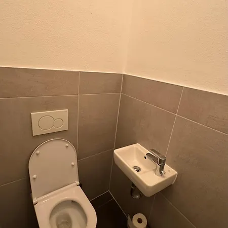 Zentrale Wohnung Mit Balkon Koblenz  Exterior foto